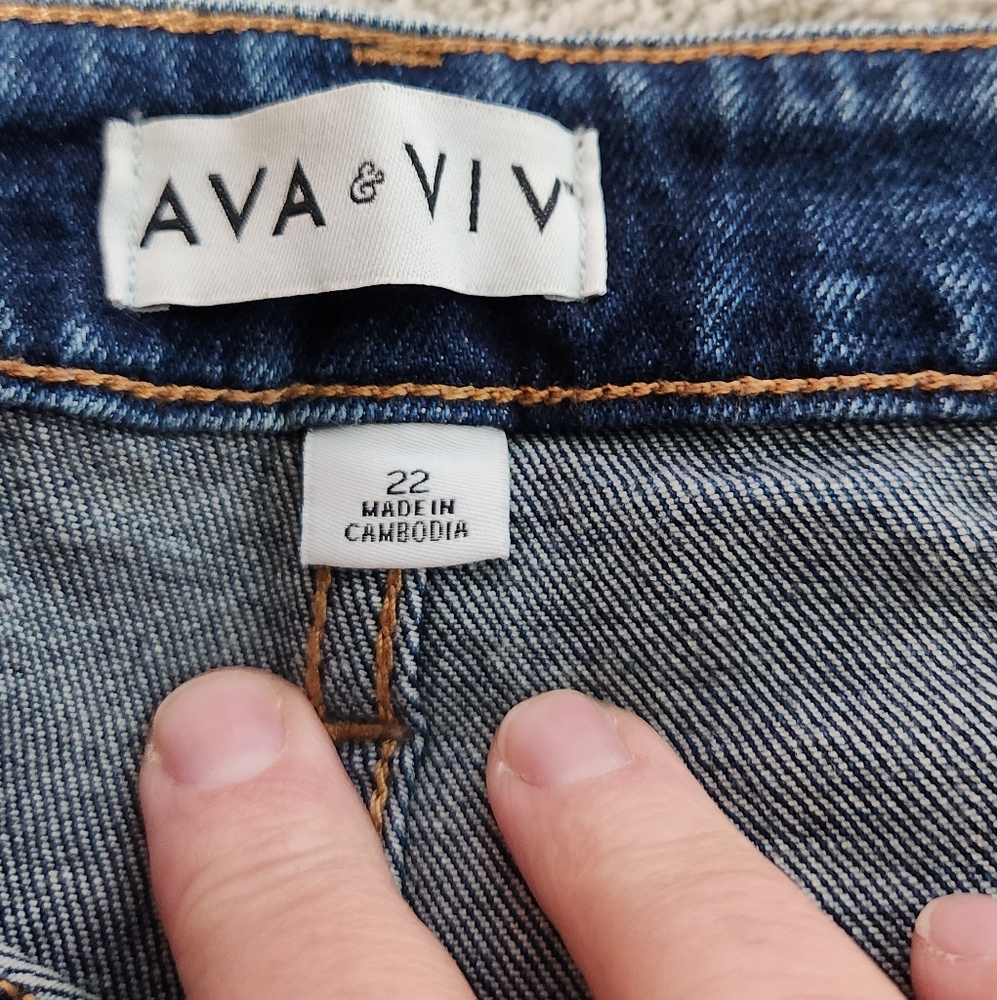 NWT/New Ava & Viv Women's Blue Jean Shorts (Size 22) - Picture 8 of 10